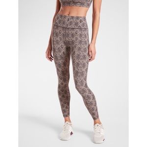 Athleta Ultimate Stash Pocket Snake 7/8 Tight